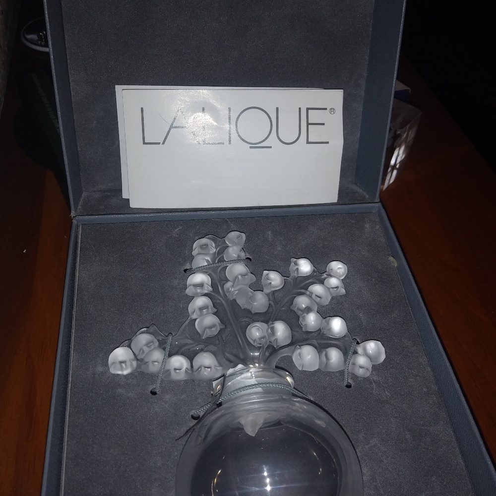 Perfume bottle